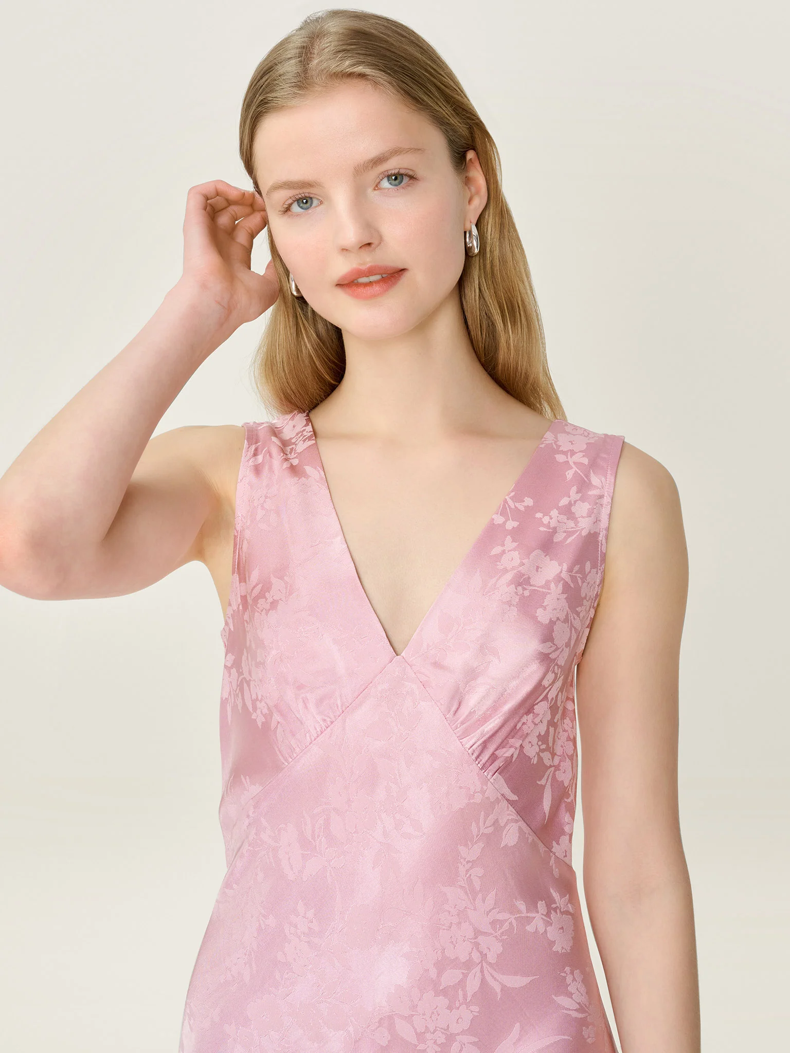 Iris Jacquard Dress in Bleached Mauve - Image 4