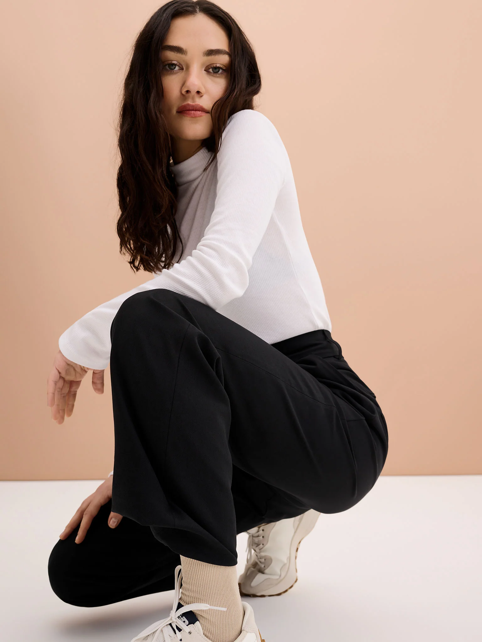 Cinnamon Short Trouser in Black - Image 4